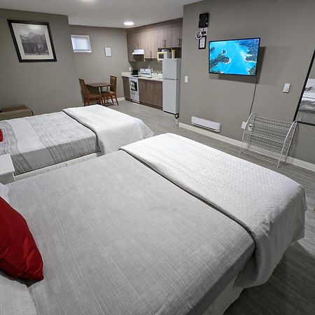 מדיסין הט Riverside Motel מראה חיצוני תמונה