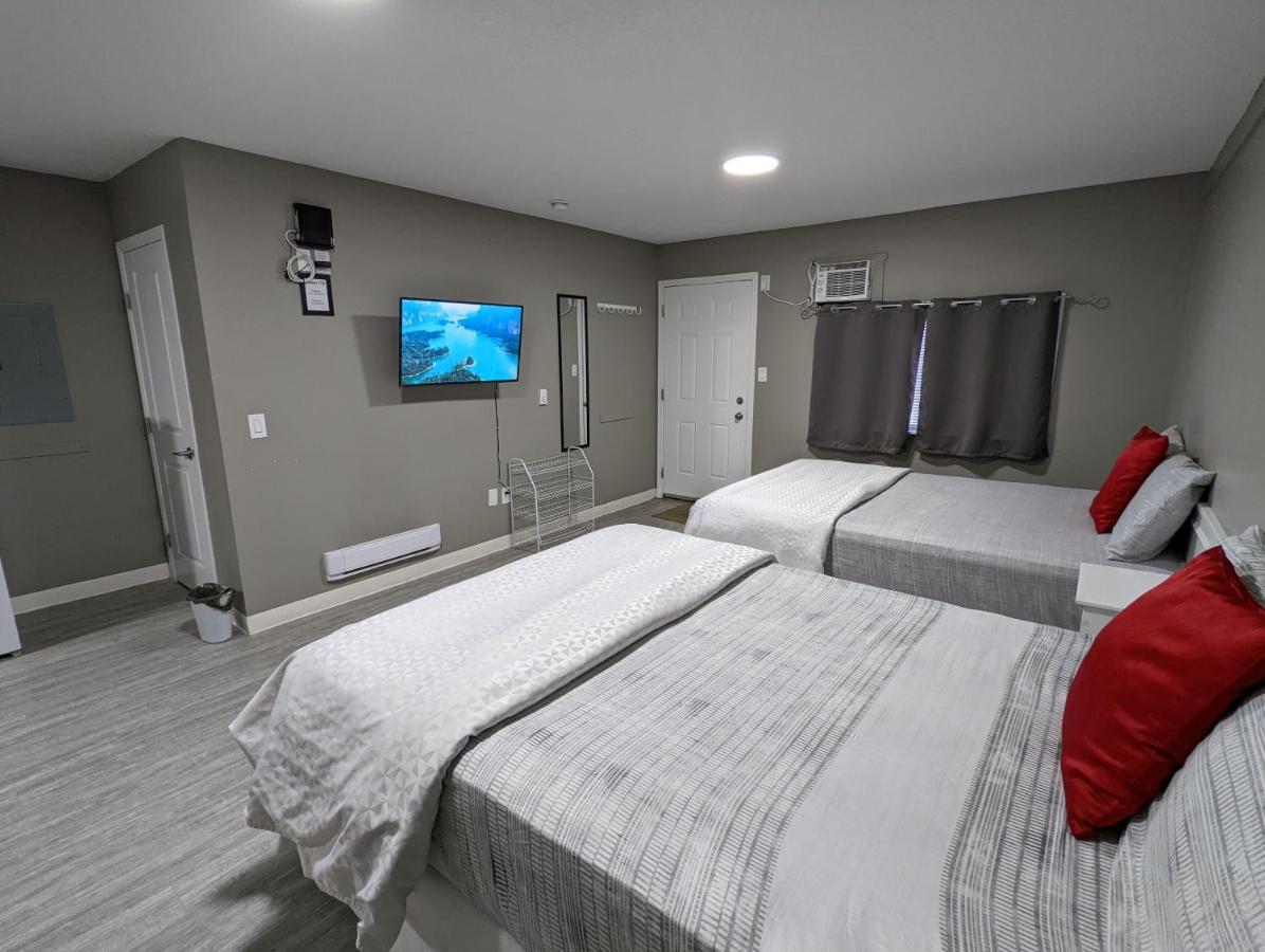 מדיסין הט Riverside Motel מראה חיצוני תמונה