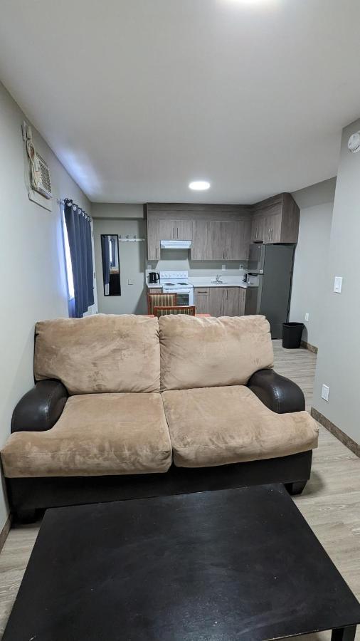 מדיסין הט Riverside Motel מראה חיצוני תמונה