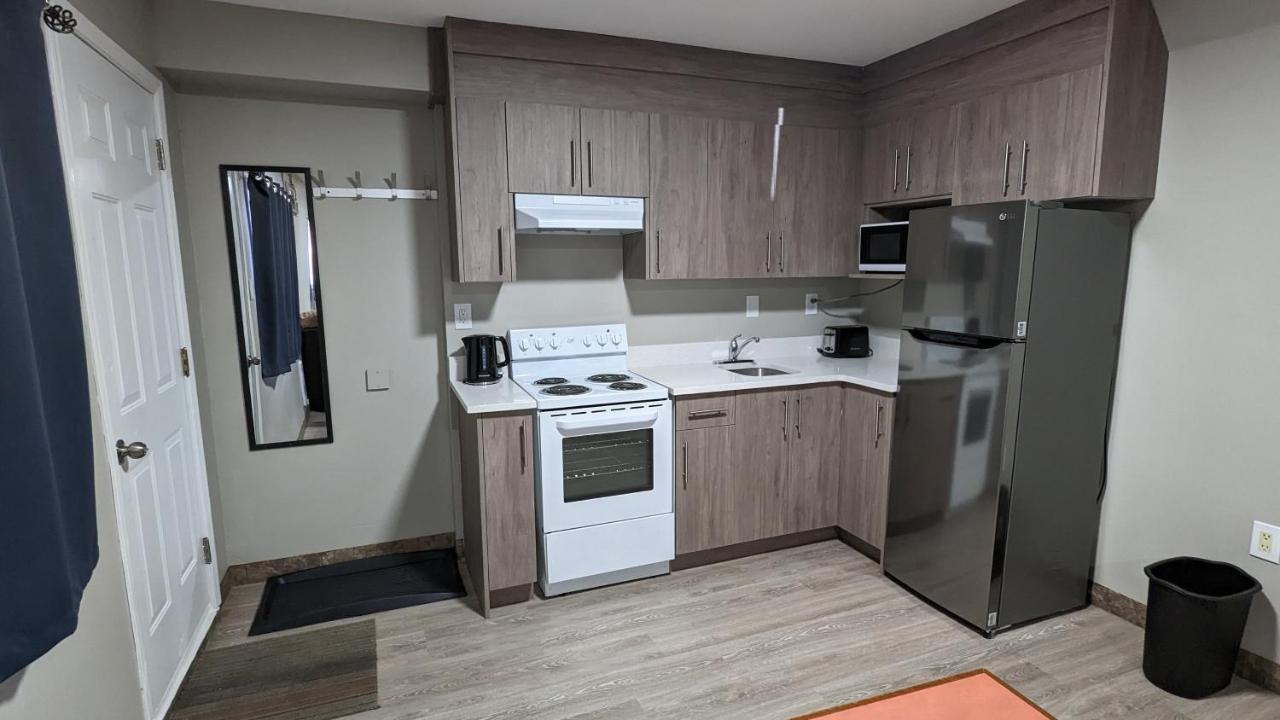 מדיסין הט Riverside Motel מראה חיצוני תמונה